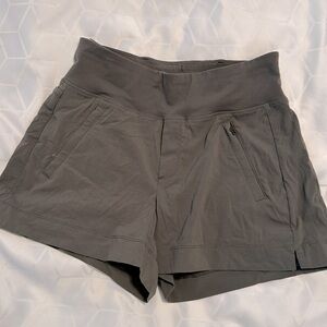 ATHLETA Trekkie North olive green stretchy nylon hiking outdoor shorts Size S